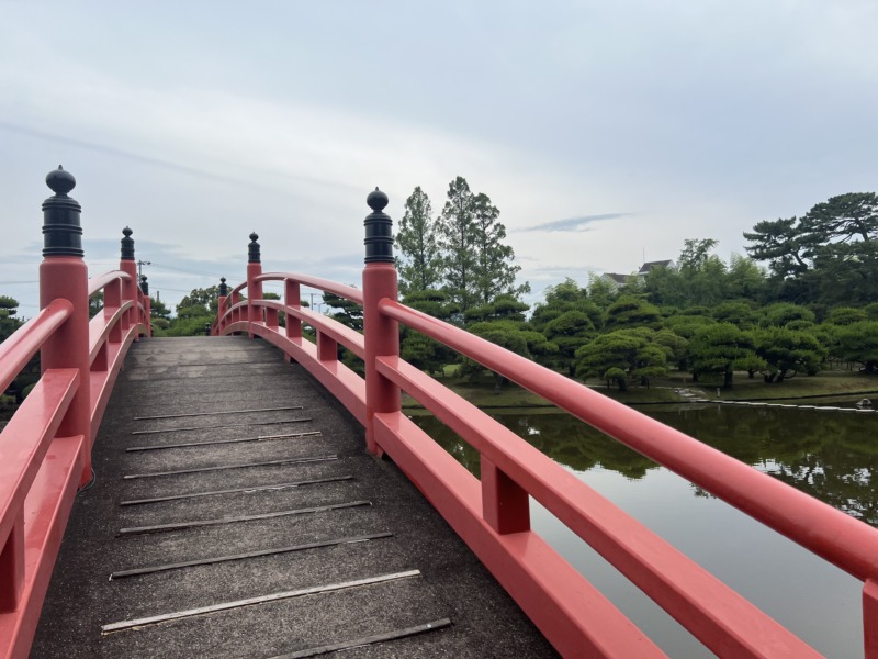 中津万象園の邀月橋