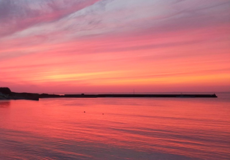 CAMPGROUND BREEZE TATEYAMAの近くで見られる海と夕陽