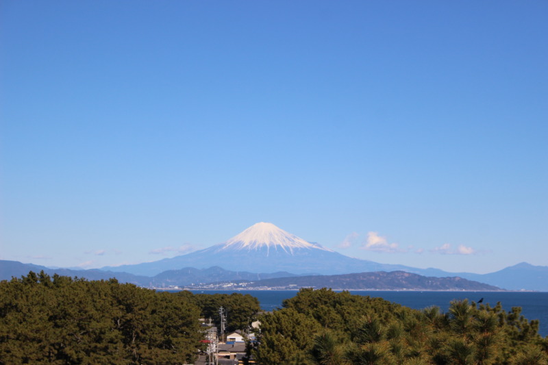 ディスカバリーパーク焼津天文科学館から見た富士山