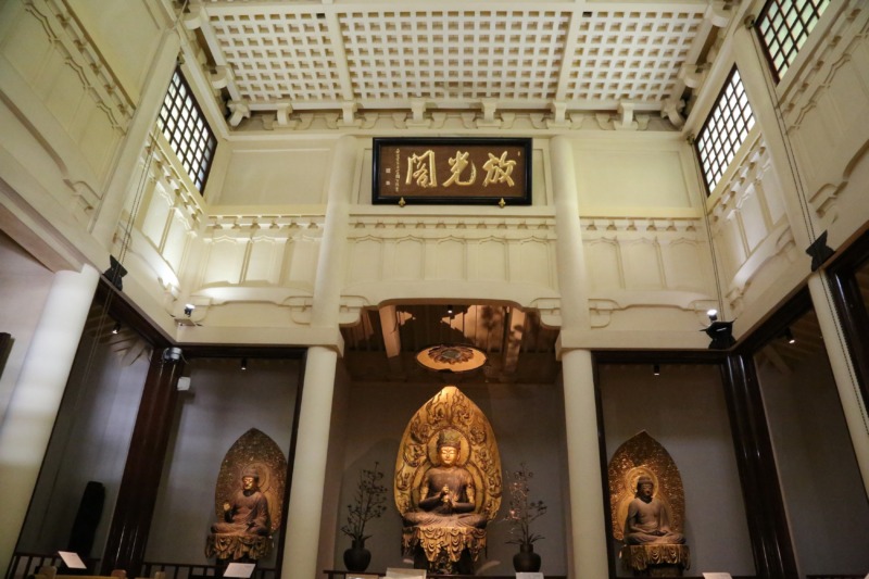 高野山霊宝館の本館放光閣に常設展示されている仏像