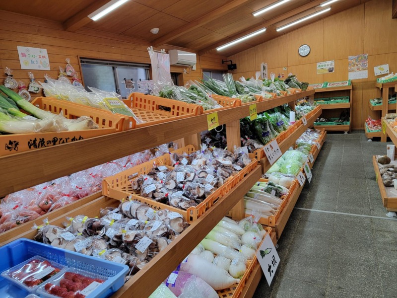 愛媛県道の駅清流の里ひじかわ内にある野菜直売所