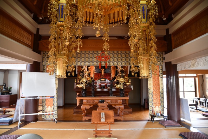愛知県春日井市にある泰岳寺の体験会の会場となる本堂