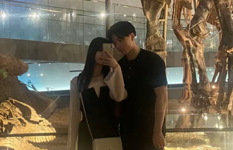 ペアーズで付き合ったカップルのデート写真